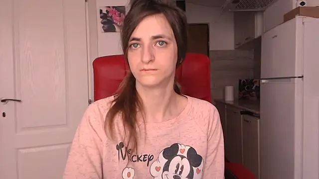 simyhvn online show from April 16, 2026, 4:02 am