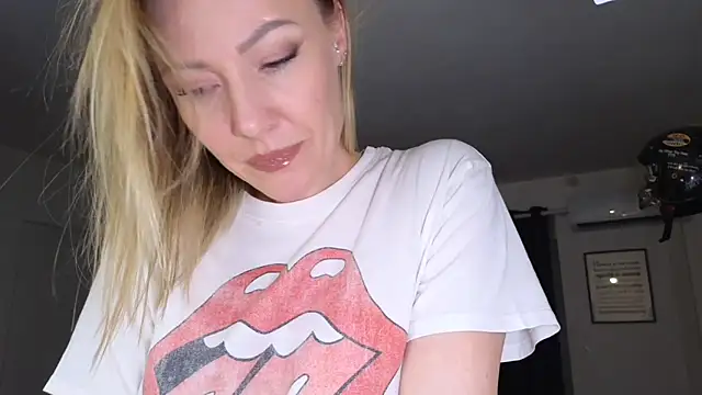 Sacha-xx online show from January 14, 2026, 4:21 pm