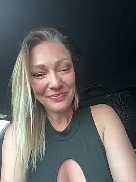 Snapshot of Sacha-xx chatting on May 19, 2026, 8:32 am Sacha-xx online show from May 19, 2026, 8:32 am