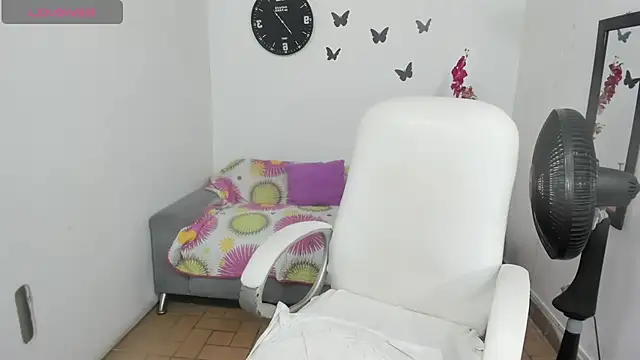 Snapshot of stepmother_105 chatting on June 2, 2026, 6:19 pm stepmother 105 online show from June 2, 2026, 6:19 pm