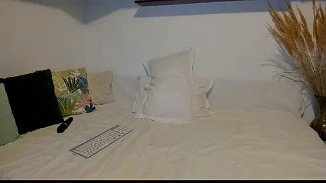 Jadore able online show from October 9, 2025, 1:39 am