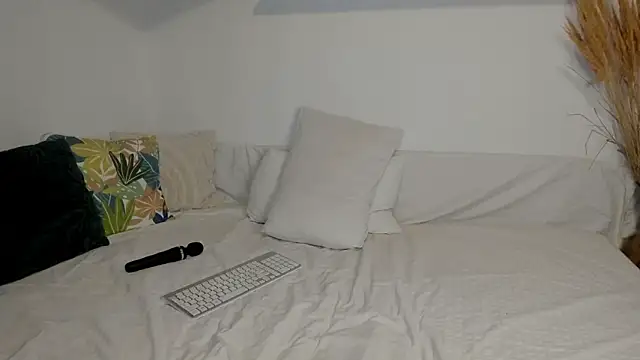 Jadore able online show from February 5, 2026, 2:40 am