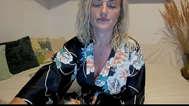 Jadore able online show from September 11, 2025, 1:38 am