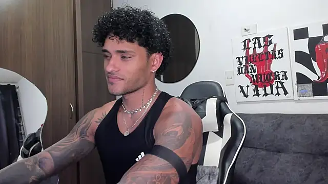 Snapshot of Alessandro_Vanni chatting on February 17, 2026, 3:59 am Alessandro Vanni online show from February 17, 2026, 3:59 am