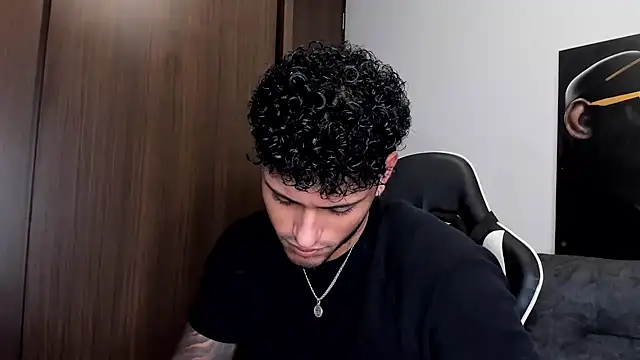 Alessandro Vanni online show from March 18, 2025, 1:35 am