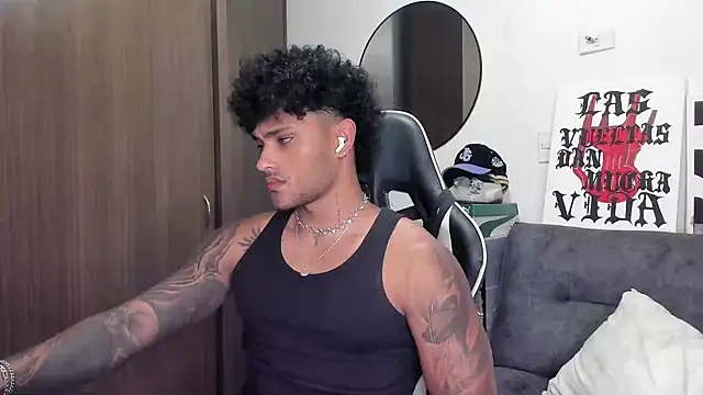 Alessandro Vanni online show from October 3, 2025, 11:06 pm