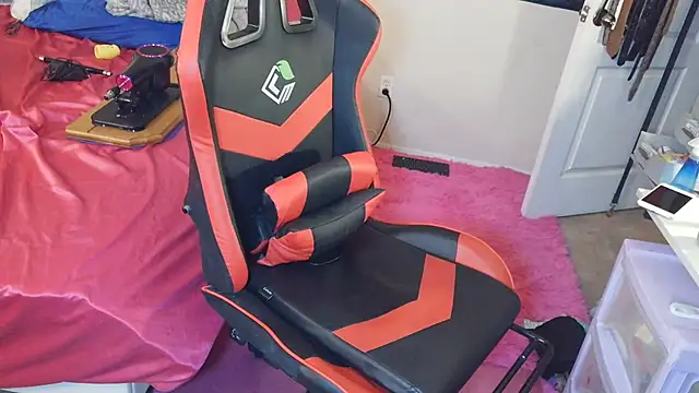 Snapshot of sugahfreeee chatting on December 21, 2025, 5:20 am sugahfreeee online show from December 21, 2025, 5:20 am