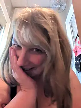 Canadian BBW online show from December 17, 2025, 1:10 am