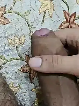 rockkyy9 online show from April 19, 2026, 4:52 pm