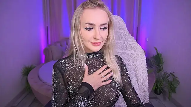 GraceCandy online show from November 23, 2025, 11:48 pm