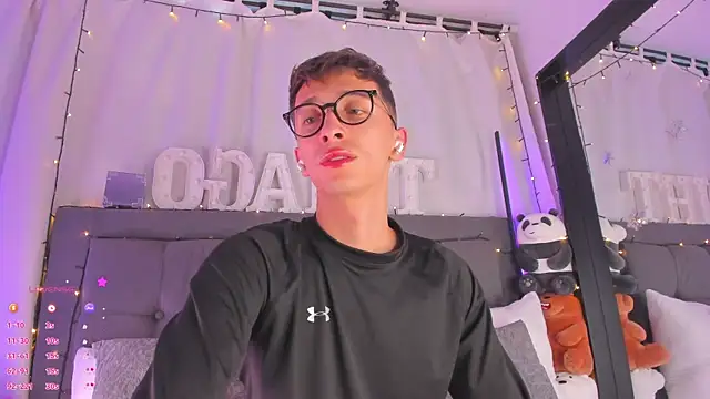 Thiago jones online show from March 3, 2025, 8:54 pm