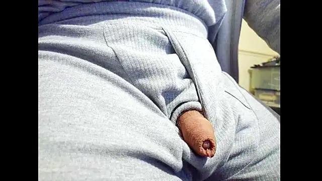 hairyuncut00 online show from March 26, 2026, 5:00 pm