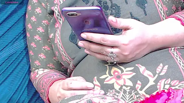 Snapshot of netuhubby chatting on January 18, 2025, 7:58 pm netuhubby online show from January 18, 2025, 7:58 pm
