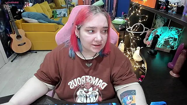 Softie Sofy online show from March 18, 2025, 3:56 am