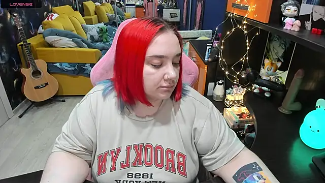 Softie Sofy online show from March 4, 2025, 2:49 am