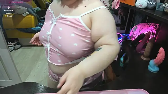 Softie Sofy online show from March 17, 2026, 2:36 am