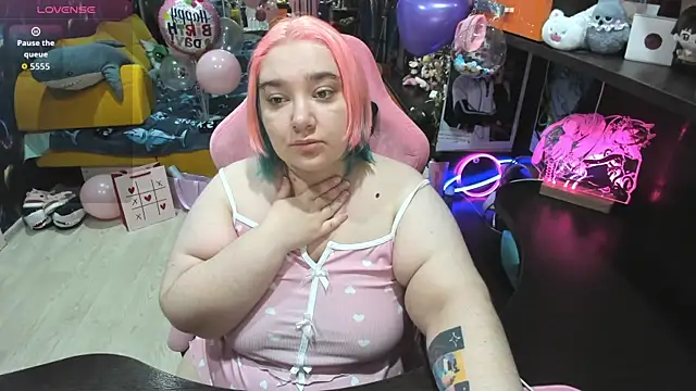 Softie Sofy online show from March 6, 2026, 3:45 am