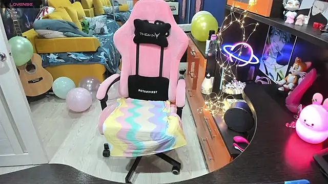 Softie Sofy online show from March 8, 2025, 3:06 am