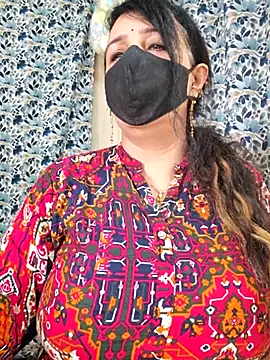 cute-tanvi online show from September 19, 2025, 1:31 am