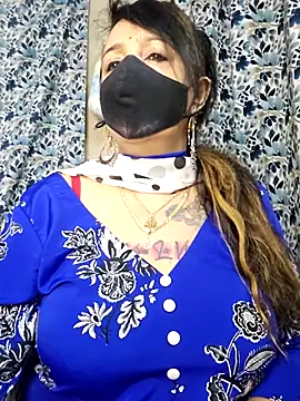 cute-tanvi online show from January 15, 2026, 1:09 am