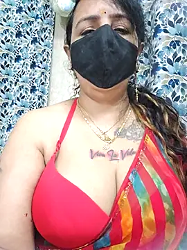 cute-tanvi online show from October 6, 2025, 12:23 am