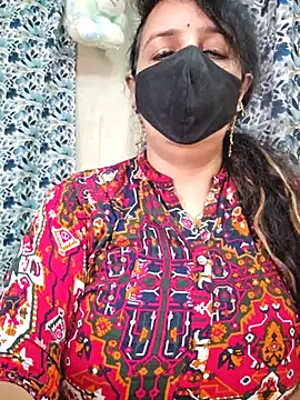 cute-tanvi online show from September 18, 2025, 1:08 am