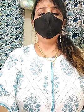 cute-tanvi online show from September 15, 2025, 12:55 am