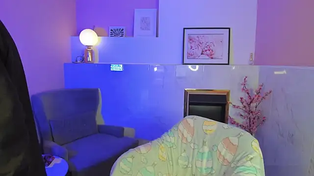 CarmenSoft online show from September 23, 2025, 9:22 pm