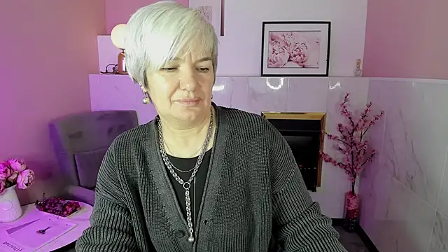 CarmenSoft online show from September 26, 2025, 8:49 pm