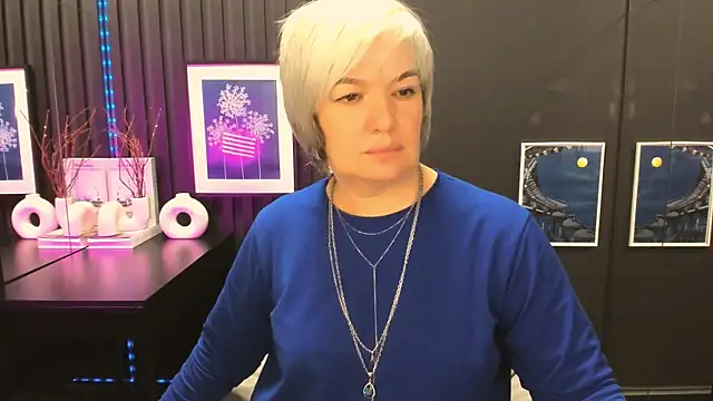 Snapshot of CarmenSoft chatting on May 17, 2026, 8:53 pm CarmenSoft online show from May 17, 2026, 8:53 pm