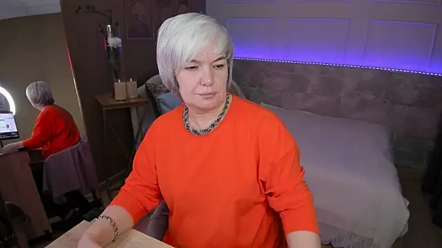 Snapshot of CarmenSoft chatting on May 15, 2026, 8:51 pm CarmenSoft online show from May 15, 2026, 8:51 pm