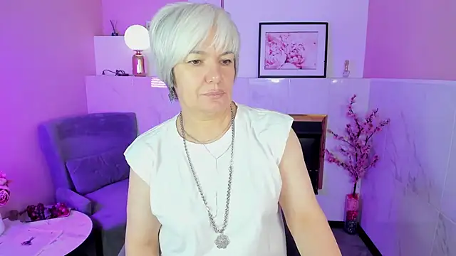 CarmenSoft online show from September 17, 2025, 8:44 pm