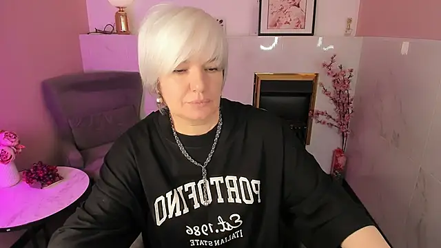 Snapshot of CarmenSoft chatting on April 24, 2026, 9:06 pm CarmenSoft online show from April 24, 2026, 9:06 pm
