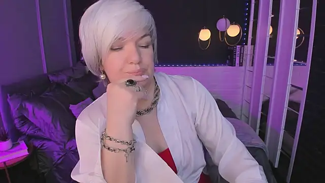 Snapshot of CarmenSoft chatting on May 6, 2026, 9:13 am CarmenSoft online show from May 6, 2026, 9:13 am