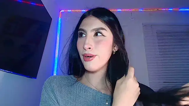 valeria gonzales  online show from April 12, 2026, 4:05 am