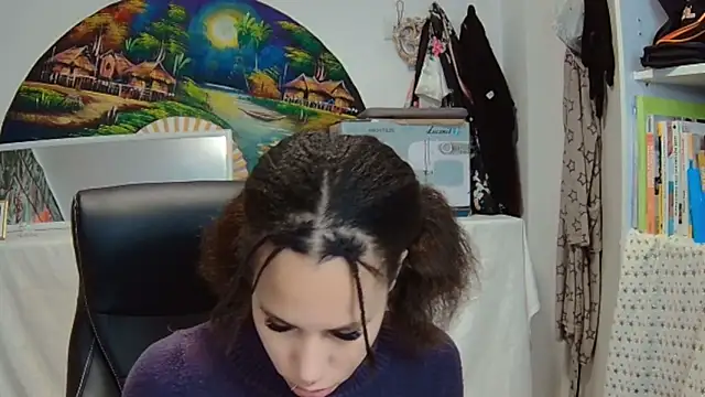 Snapshot of AaliyahHarris chatting on February 5, 2025, 4:58 pm AaliyahHarris online show from February 5, 2025, 4:58 pm