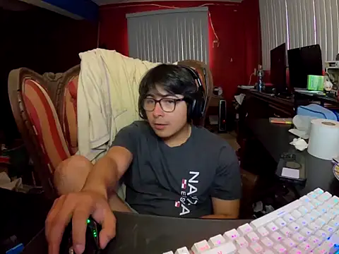 Nathanroberts111 online show from April 16, 2026, 11:29 pm