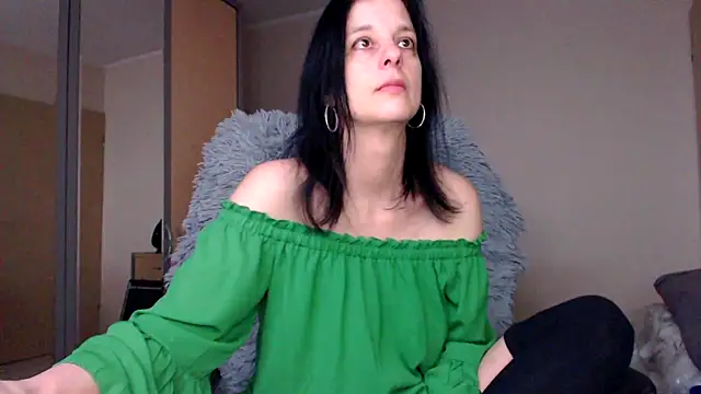  Sweetlonglips  online show from February 14, 2025, 1:18 pm