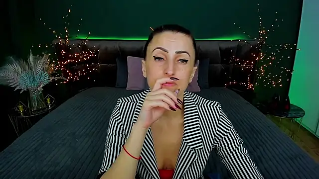 Rebecca Diamond online show from March 16, 2025, 9:16 am