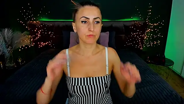 Rebecca Diamond online show from September 27, 2025, 12:00 pm