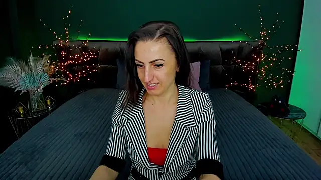 Rebecca Diamond online show from March 16, 2025, 12:22 pm