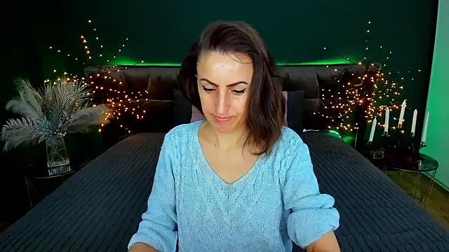 Rebecca Diamond online show from February 24, 2026, 6:47 am