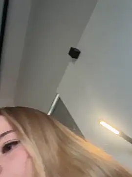 curchez  online show from March 3, 2026, 8:27 pm