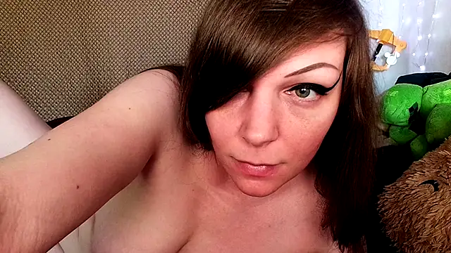 Snapshot of GamerGirlRoxyAndLee chatting on February 1, 2025, 10:12 pm GamerGirlRoxyAndLee online show from February 1, 2025, 10:12 pm