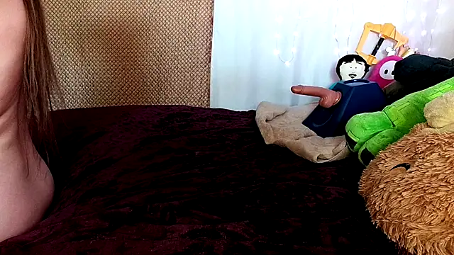 Snapshot of GamerGirlRoxyAndLee chatting on February 7, 2025, 10:09 pm GamerGirlRoxyAndLee online show from February 7, 2025, 10:09 pm