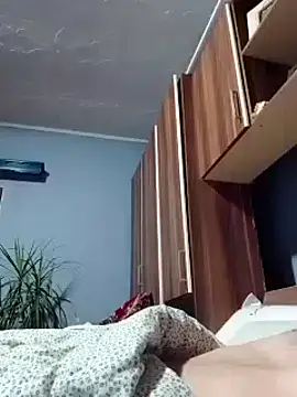 Rolandxxxr online show from February 24, 2025, 11:19 pm