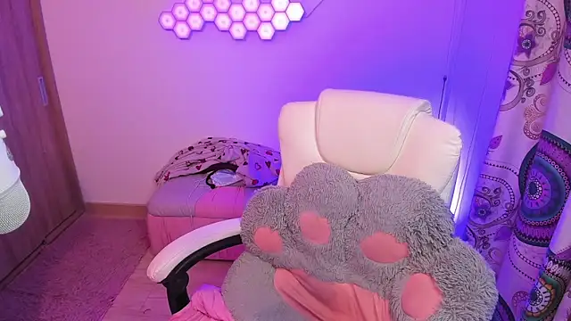 sophia grants online show from January 4, 2025, 4:12 am