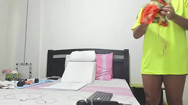 mara2020 69 online show from October 1, 2025, 3:05 pm