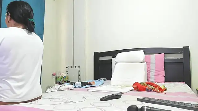 mara2020 69 online show from October 6, 2025, 3:02 pm