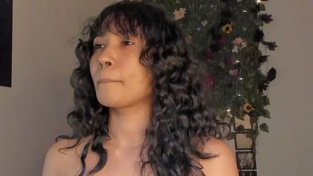 Mary Rosse1 online show from December 13, 2025, 8:04 pm